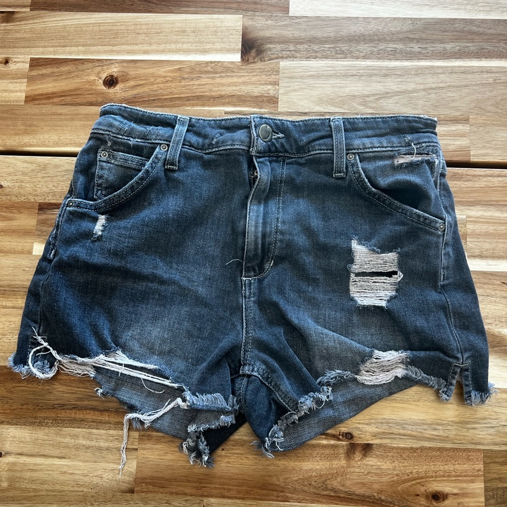 Joe’s Jeans Collector’s Edition The Bella 11” high rise charcoal jean shorts w28